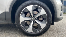 Volvo XC40 2.0 B4P Ultimate Dark 5dr Auto Petrol Estate